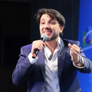 Renan diz ver “indícios de má-fé” em filiação de Flávio ao Missão