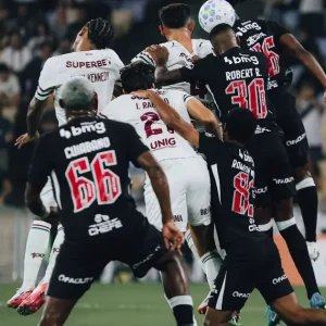 Em jogo morno, Vasco e Fluminense empatam na ida da Copa do Brasil