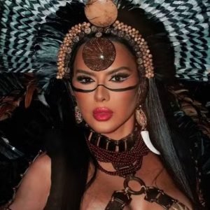 Tàmires Assîs se apresenta como Cunhã-Poranga do Boi Garanhão em festival