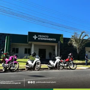 Trânsito realiza ação educativa em frente ao Centro de Saúde João Batista em Nova Mutum