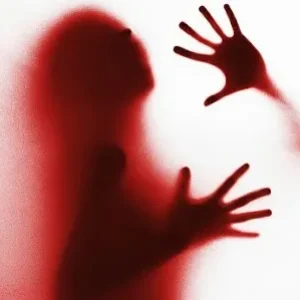 Mulher foge de casa após ser agredida e ameaçada de morte pelo companheiro