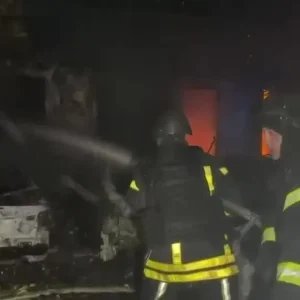 Troca de ataques entre Ucrânia e Rússia durante a noite mata civis