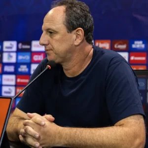 Rogério Ceni detona gramado da Fonte Nova: “É uma vergonha”