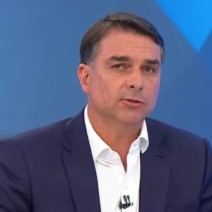 Aliados elogiam “calma” de Flávio em sabatina e citam derrapada sobre clima