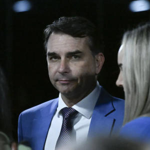 Flávio Bolsonaro: Vamos ter que discutir a quantidade de etanol na gasolina; a gasolina virou etanol – Visão Agro