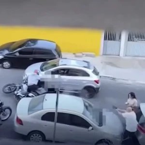 PM de folga presencia assalto a delegado, reage e mata suspeito; veja vídeo