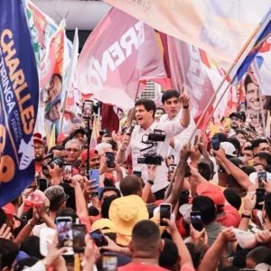 João Campos cita legado do pai ao lançar candidatura ao governo de PE