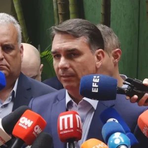 Flávio defende Ministério da Segurança com atuação em estados e municípios
