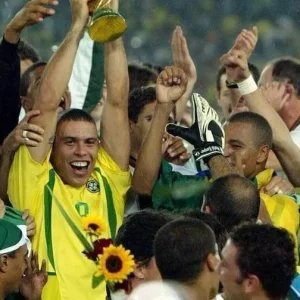 Pentacampeão passa por cateterismo após sentir dores no peito