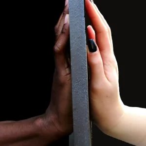 Mulheres negras são as mais afetadas com desemprego no Brasil, diz estudo