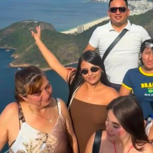 Colombianas mortas em acidente de helicóptero são veladas no Rio