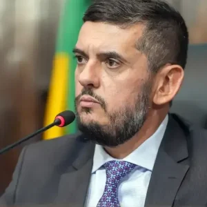 Moraes vota para tornar Bacellar réu por vazamento de informações sigilosas