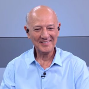 “Paguei um preço alto e estou aqui de cabeça erguida”, diz Arruda à CNN