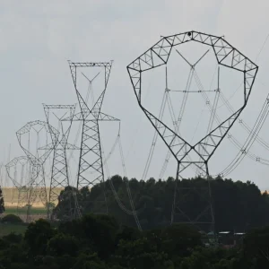 Desligamento em linha de transmissão afeta fornecimento de energia no Mato Grosso e Pará