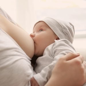 Desmame precoce pode aumentar risco de obesidade e doenças crônicas, indicam estudos