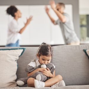 Traumas passam de pais para filhos? Entenda o que a neurociência já sabe