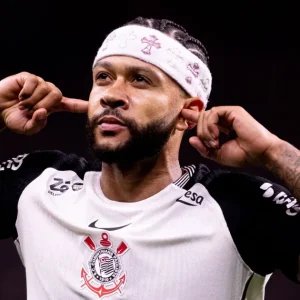Corinthians avança, supera impasse e encaminha renovação de Memphis