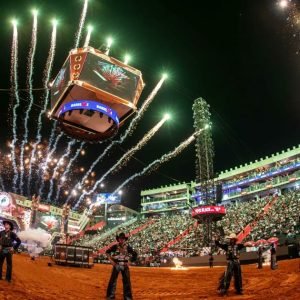 AgroFestival reúne cerca de 50 mil pessoas na abertura e movimenta Cuiabá com shows e rodeio até domingo; veja vídeo