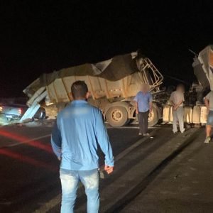 Veículos de carga e caminhonete se envolvem em colisão na BR-163 em Lucas do Rio Verde » Notícia Exata