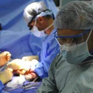 Especialistas explicam ao Dr. Kalil redução de riscos em cirurgias com IA