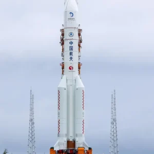 China adia missão lunar que busca água no polo sul da Lua