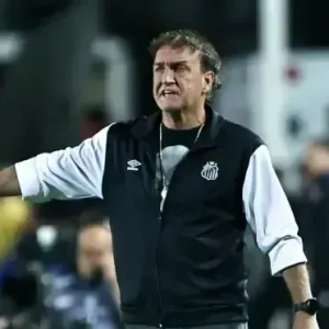 Resultados na rodada podem colocar Santos em penúltimo lugar no Brasileirão