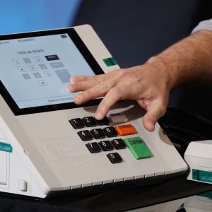 Totalização dos votos é aberta, auditável e segura, diz TSE