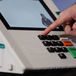 Assinatura digital e lacração impedem alteração em sistemas eleitorais