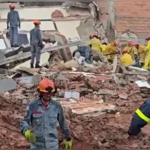 Prédio desaba em São Bernardo do Campo e deixa quatro feridos