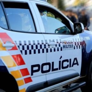 Dois homens são feridos a faca durante discussões com mulheres em MT