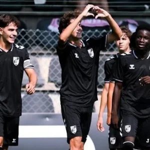 Sobrinho de Cristiano Ronaldo brilha com dois gols em Portugal