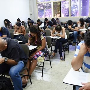Encceja é no próximo domingo; saiba como consultar locais de provas