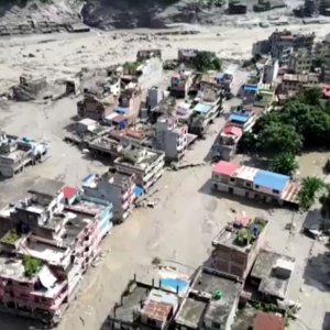 Mudanças climáticas estão tornando Himalaia vulnerável, diz premiê do Nepal