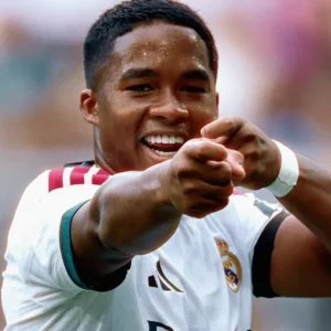 Liverpool prepara proposta milionária para tirar Endrick do Real Madrid