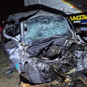 Motorista de caminhonete morre após tentar ultrapassagem e bater de frente com carreta na BR-070 em MT