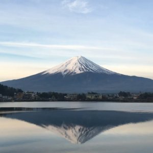 Pai deixa filho de 7 anos sozinho no Monte Fuji para continuar trilha