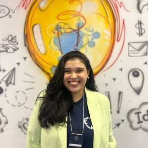 Primeira da família a falar inglês, brasileira supera concorrência de 33 mil candidatos e conquista vaga de estágio no Banco Mundial