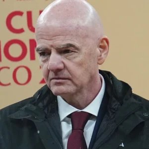 Catar e Marrocos apoiam reeleição de Infantino em meio à crise na Fifa