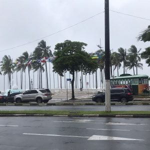 Inmet emite avisos de vendaval para 11 estados; ciclone extratropical já se formou