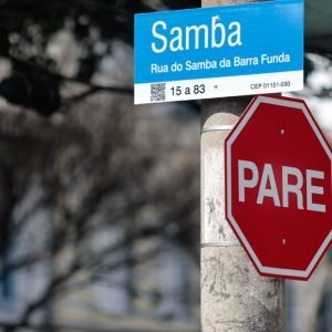 Em São Paulo, rua é renomeada em homenagem à história do samba
