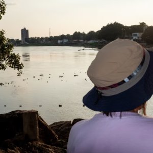 Deportações nos EUA: Ela fugiu do Irã; governo Trump a enviou para a África