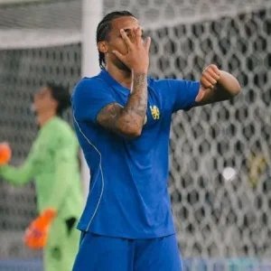 Brasileiro fora da Copa brilha em goleada do Chelsea sobre o Milan