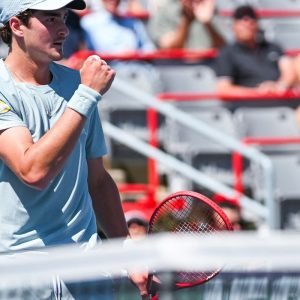 João Fonseca supera Tsitsipas na estreia do Masters 1000 de Montreal