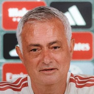 Mourinho adota tom “paz e amor” em nova passagem pelo Real Madrid