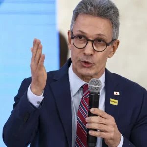 Zema defende ampliação do Seguro Agrícola em agenda com agricultores no RS