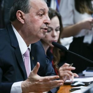 Relator da CCJ do Senado vota a favor da PEC do fim da escala 6×1