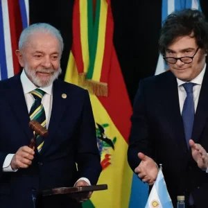 Milei republica postagem com críticas a Lula