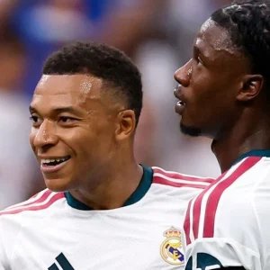 LaLiga: Real Madrid goleia Málaga com assistência de Vini Jr. e segue 100%