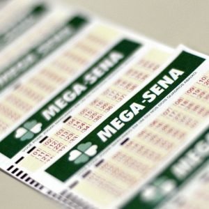 Mega Sena acumula e pode pagar R$ 100 milhões neste domingo