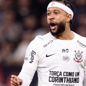 Corinthians autoriza Memphis a treinar no CT após aval do CORI